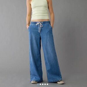 American Eagle Stretch Low-Rise Ultra Wide-Leg Pull-On Jean